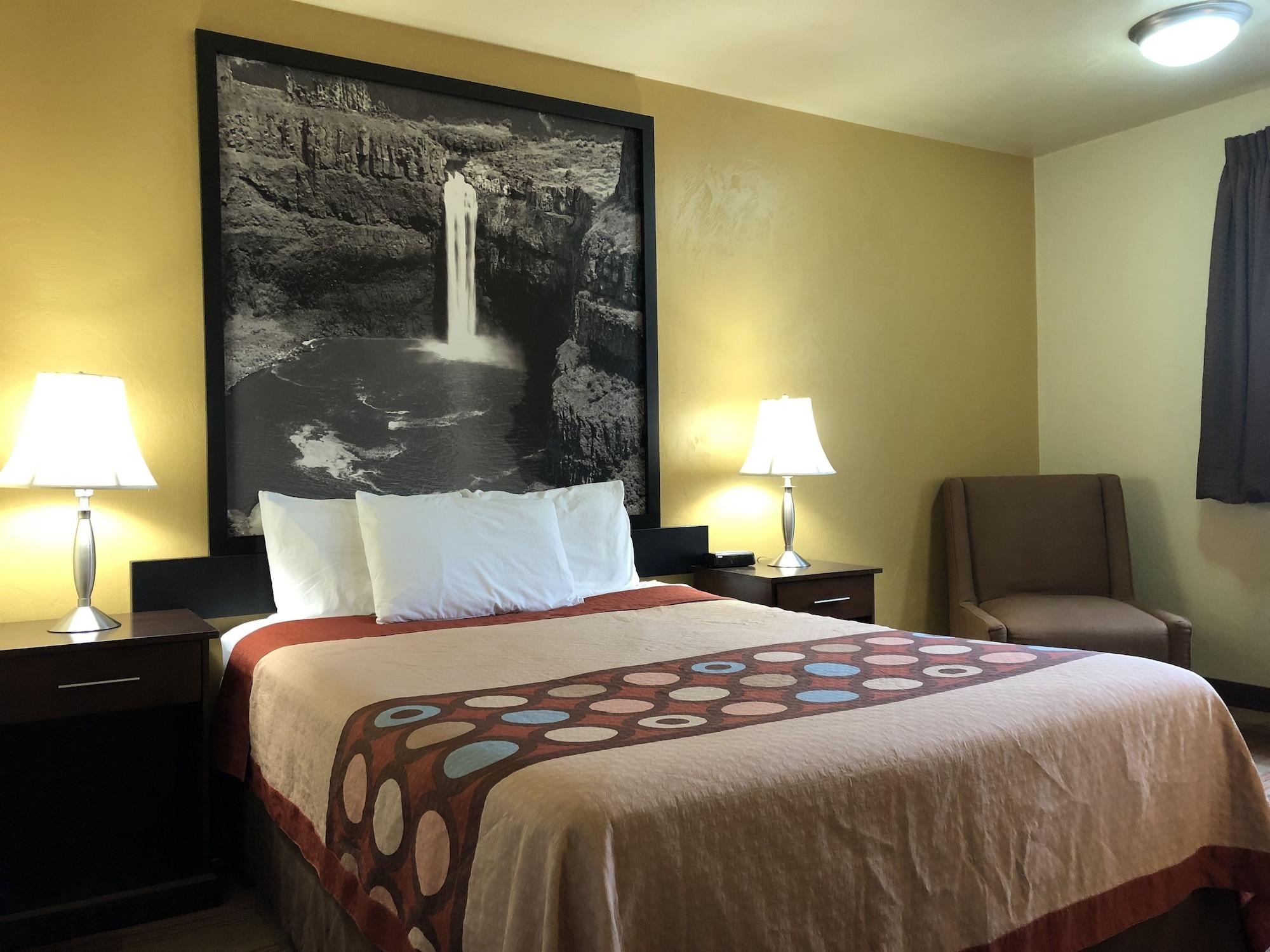 Super 8 By Wyndham Kennewick Motel Exterior photo