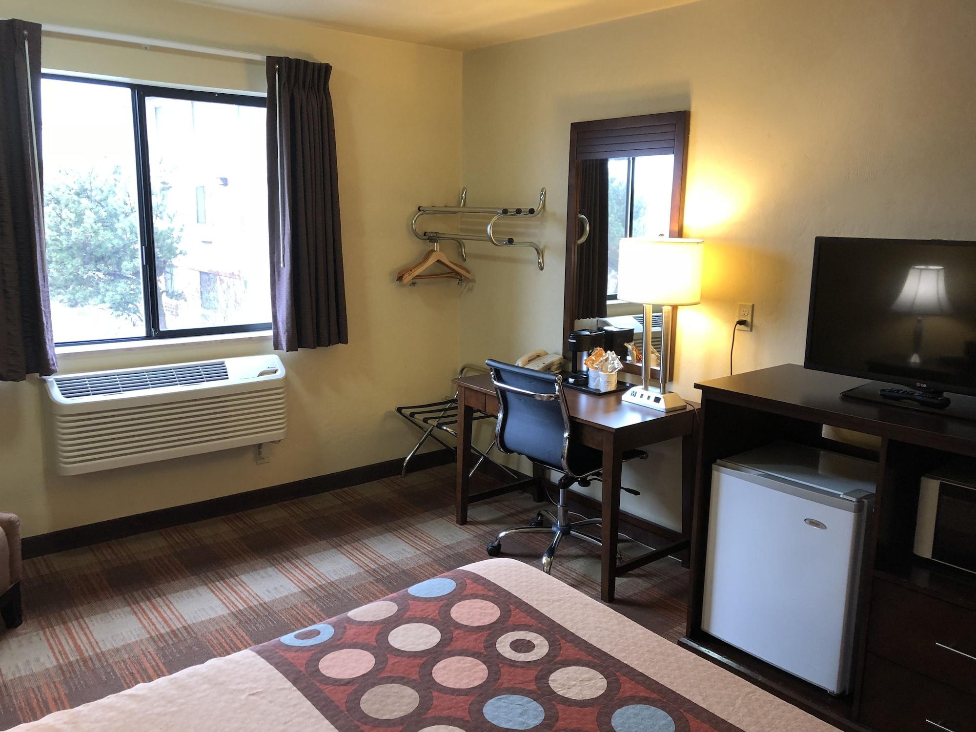Super 8 By Wyndham Kennewick Motel Exterior photo