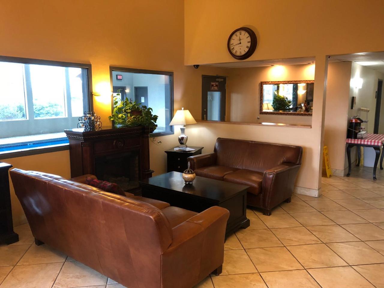 Super 8 By Wyndham Kennewick Motel Exterior photo
